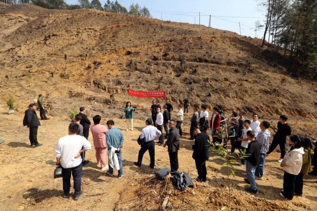 不負(fù)春光好，搶播萬(wàn)畝林 ——將樂(lè)縣村企合作造林工作現(xiàn)場(chǎng)會(huì)在福建金森召開(kāi)