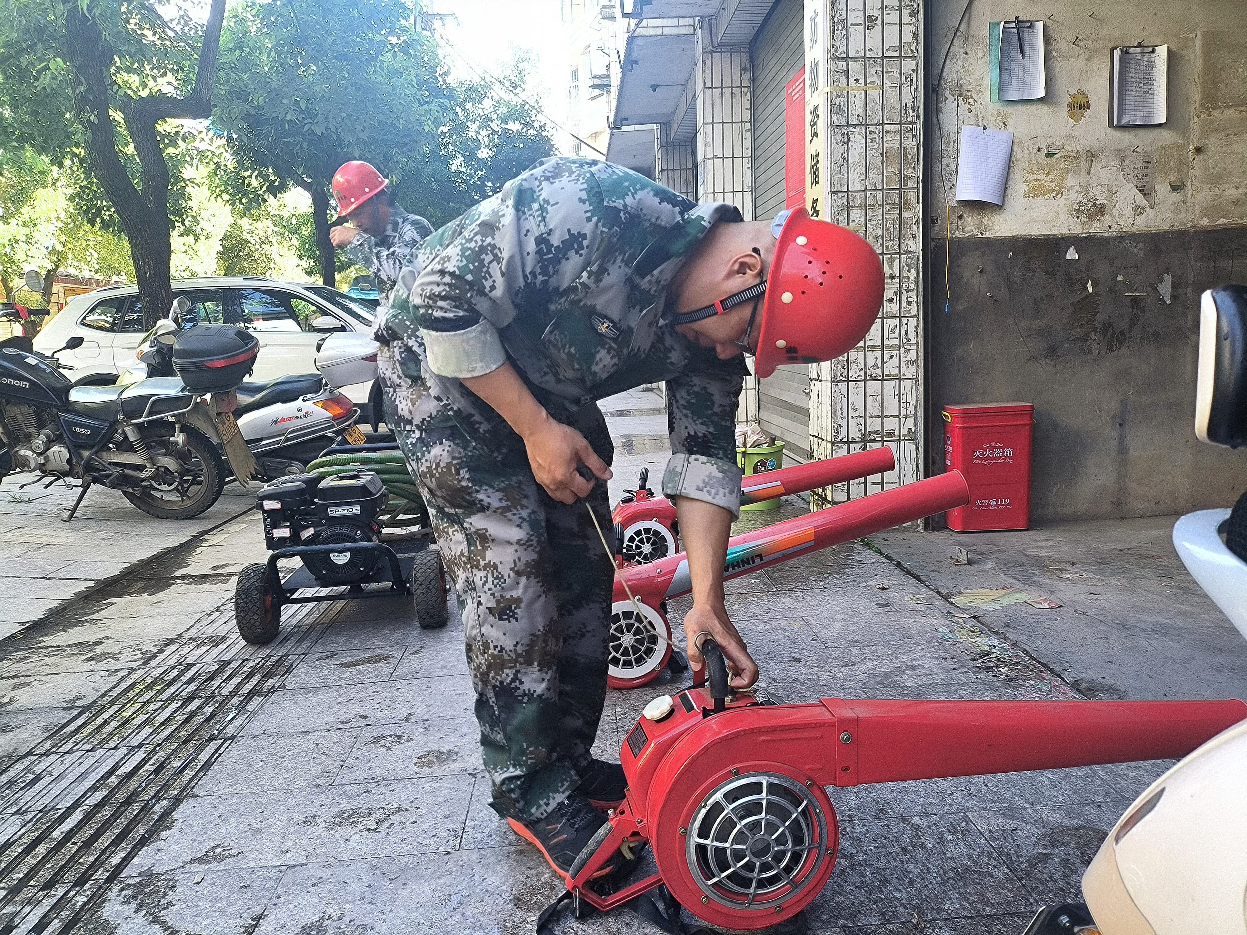 悠悠森林情，寸寸防火心